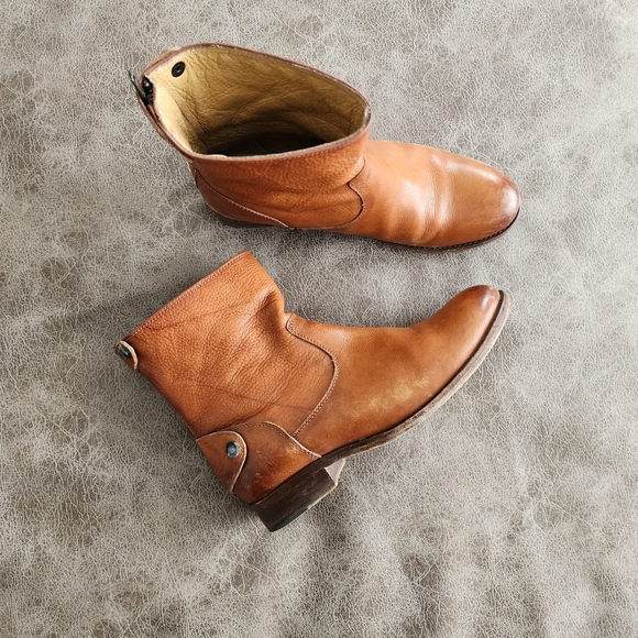 Frye Melisaa Button Short Leather Boots - Picture 2 of 7